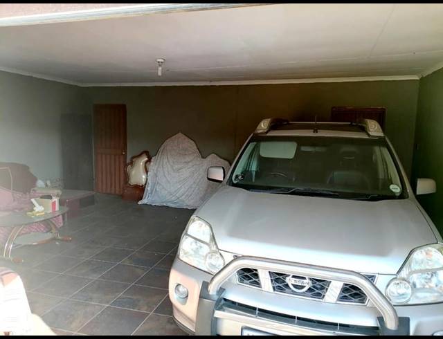 3 BEDROOM HOUSE FOR SALE IN MEADOWLANDS